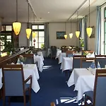 & Restaurant Lenzer Krug فندق 3*