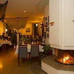 & Restaurant Lenzer Krug 3*