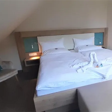 & Restaurant Lenzer Krug 3*