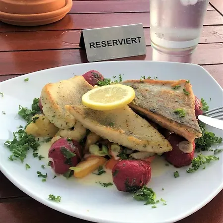 & Restaurant Lenzer Krug Szálloda Malchow