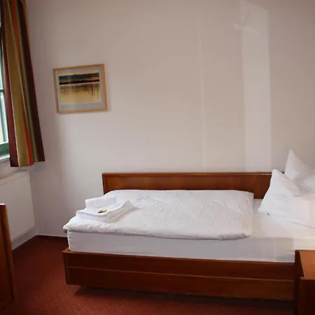 Ξενοδοχείο & Restaurant Lenzer Krug 3*