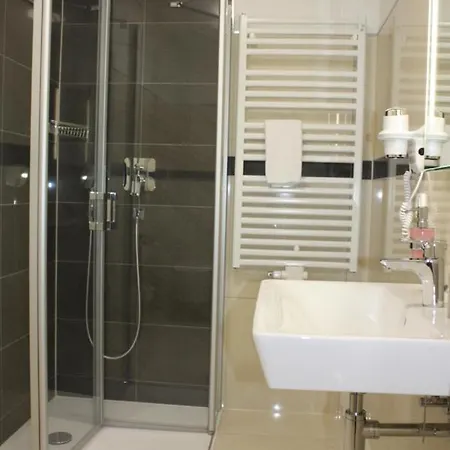 Ξενοδοχείο & Restaurant Lenzer Krug 3*